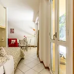 Private Garden & Garage - Self Check-in & Remote Access