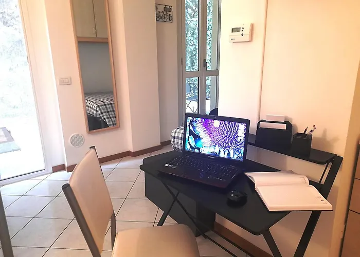 Private Garden & Garage - Self Check-in & Remote Access Como