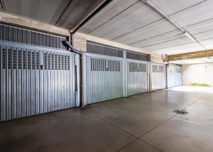 Private Garden & Garage - Self Check-in & Remote Access Apartamento