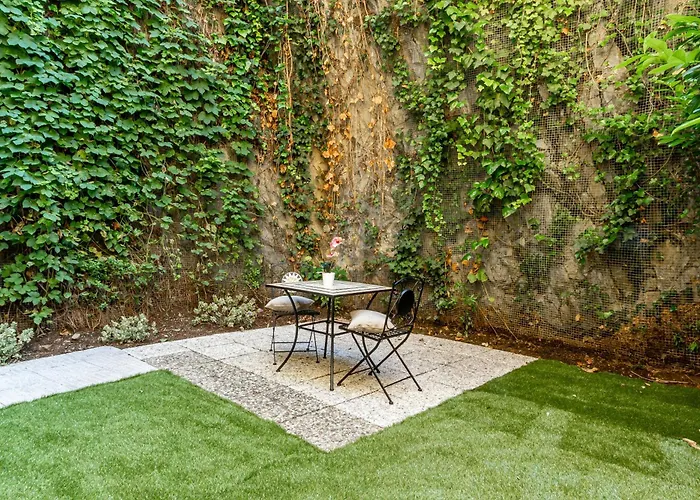 Private Garden & Garage - Self Check-in & Remote Access Apartamento