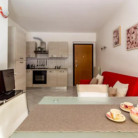 Private Garden & Garage - Self Check-in & Remote Access * Como