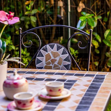 Private Garden & Garage - Self Check-in & Remote Access Como