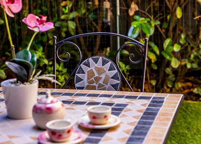 Private Garden & Garage - Self Check-in & Remote Access Como